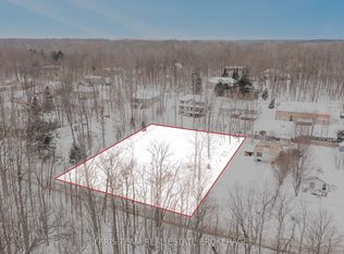 76 McArthur Dr, Penetanguishene, ON L9M 1W9