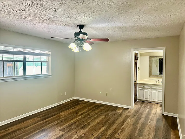 103 Wroxton Dr — Photo 14