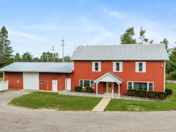 4826 Warren St, Conway, MI 49722