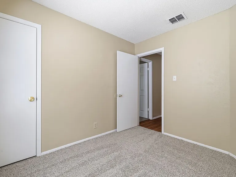 3932 Heritage Hill Dr — Photo 18