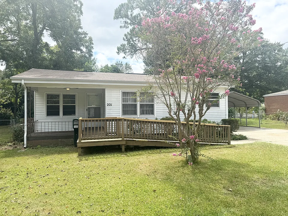 221 Shirley Dr
