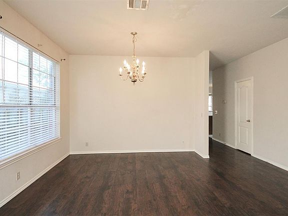 4th image of 1204 Stepp Bnd