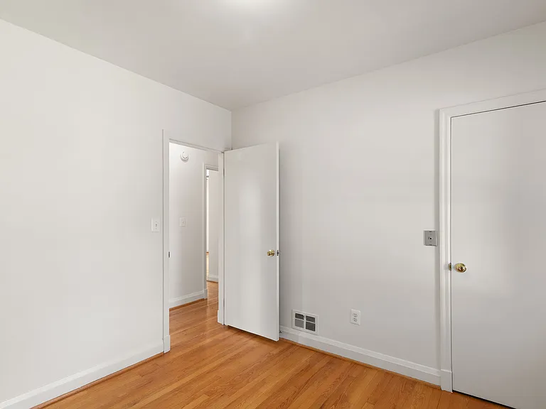 16 Homestead St — Photo 8