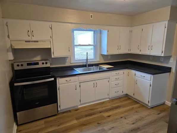 202 Lincoln St APT 3, Young America, MN 55397