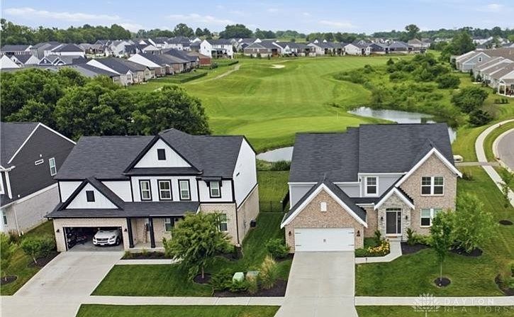 5283 Greenview Ln