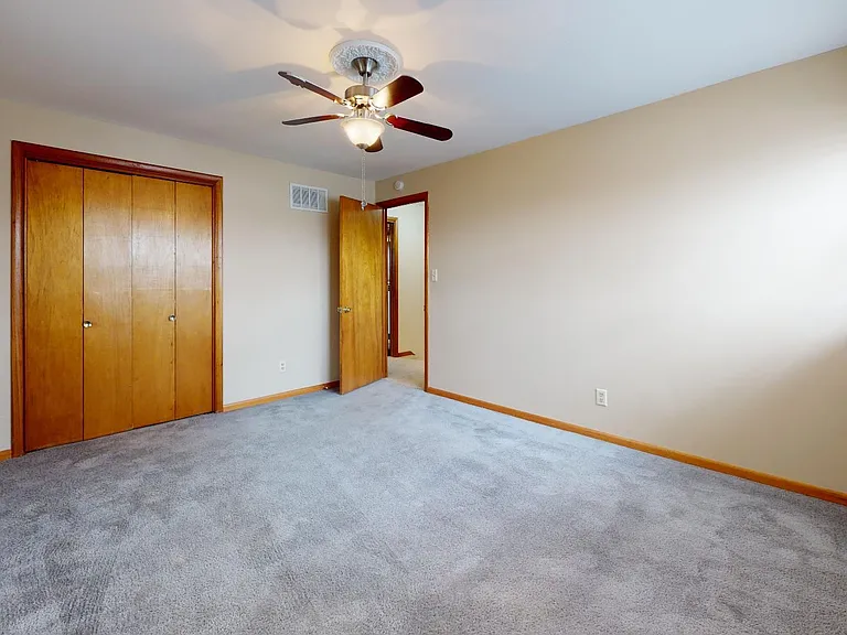 2409 Jackson St — Photo 11
