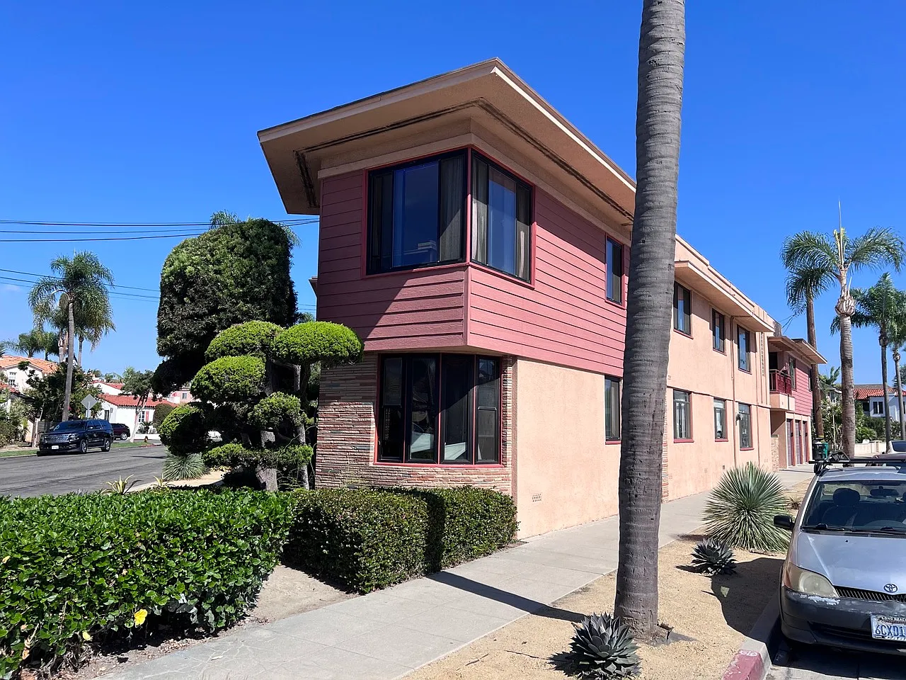 2 bed, 900 sqft, $3,000 — Photo 1