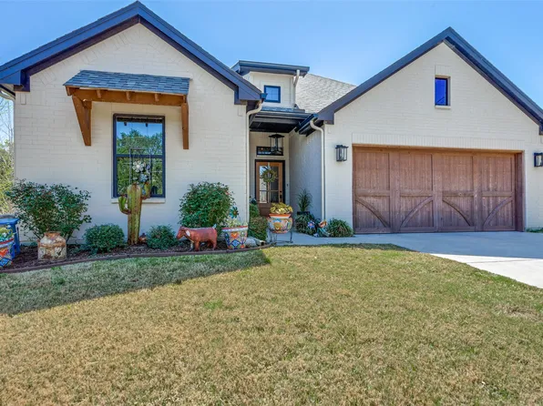 805 Woodhaven Ct, Granbury, TX 76048