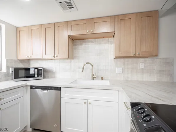 208 Bruce St APT C, Las Vegas, NV 89101