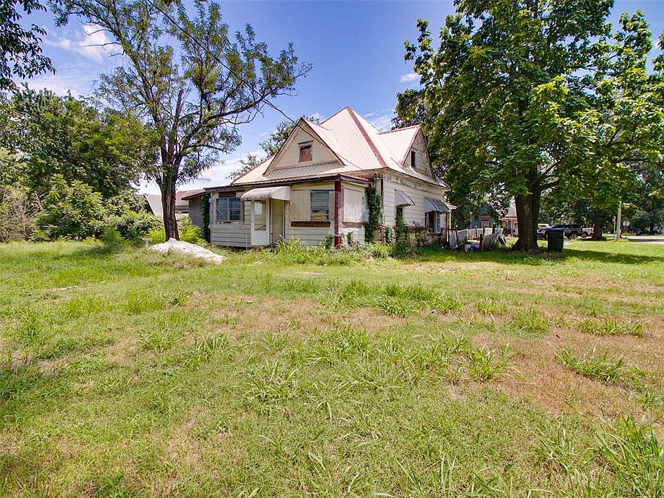 1st image of 204 Cleason Ave