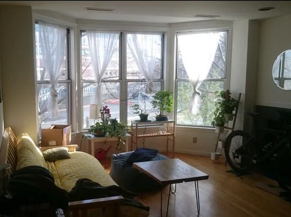 5 Henry St, Cambridge, MA 02139