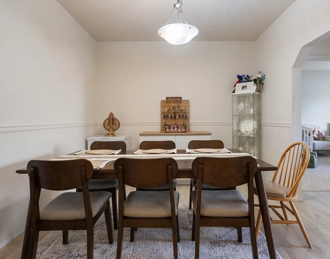 2 bed, 1123 sqft, $2,400 — Photo 4
