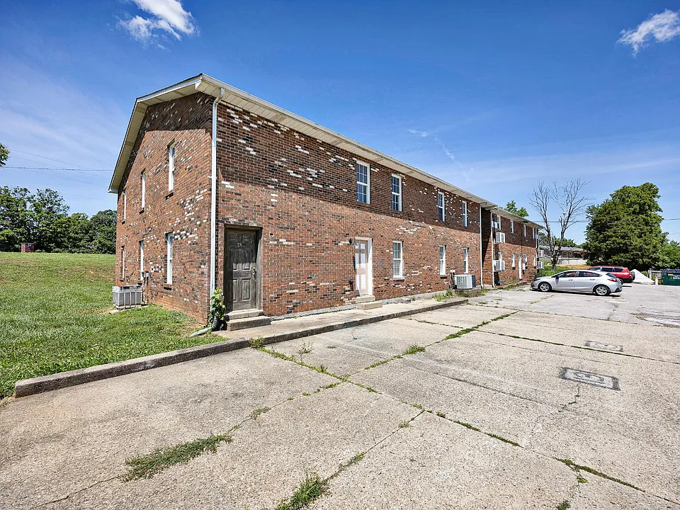 421 N Woodland Dr #12