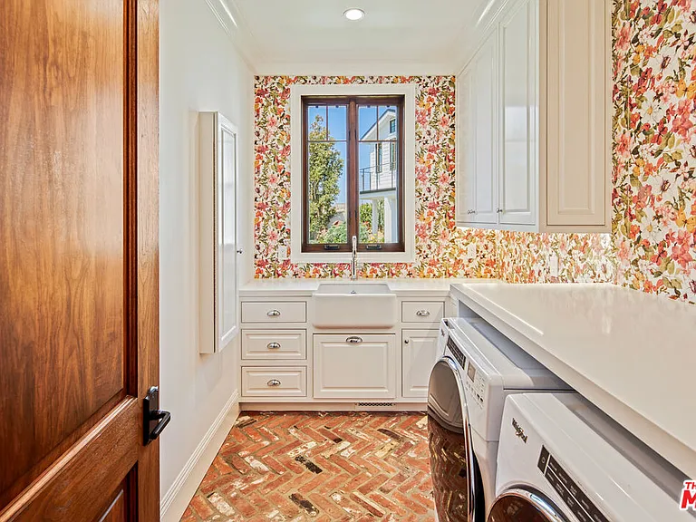 5561 Horizon Dr — Photo 21