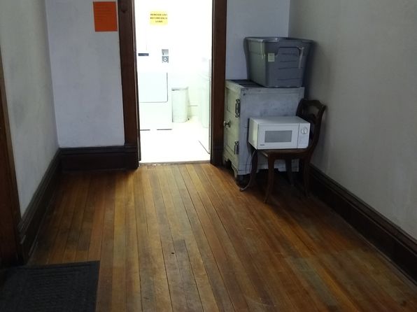 916 Main St #8, Grinnell, IA 50112