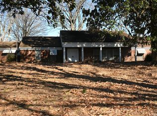 1106 W Madison St, Stuttgart, AR 72160