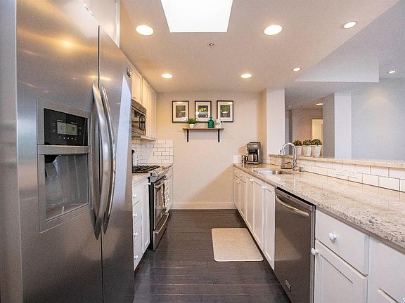 5th image of 10648 Woodbridge St Unit 304