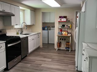 1R Andrew Ct, Woodbury, NY 11797