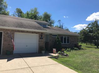 5389 Berg Rd, Buffalo, NY 14218