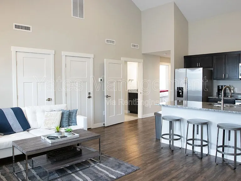 115 Colonial Dr — Photo 36