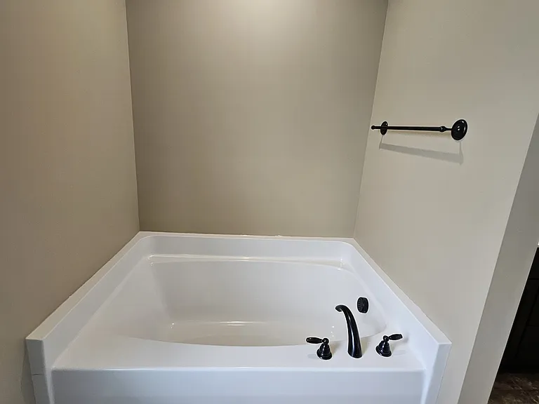 303 Weeping Willow Dr — Photo 16