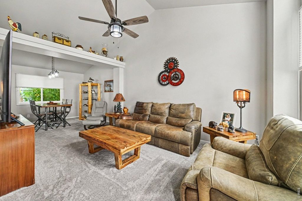 3856 Larkspur Ct