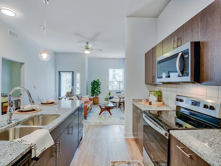District at 6th Apartments — Photo 5