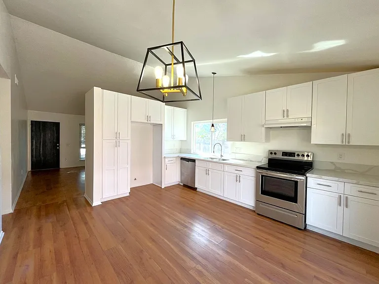 2757 Aries Ln — Photo 6