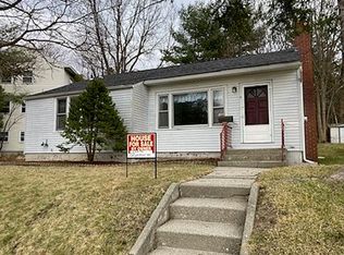6 Golden Pl, Burlington, VT 05401
