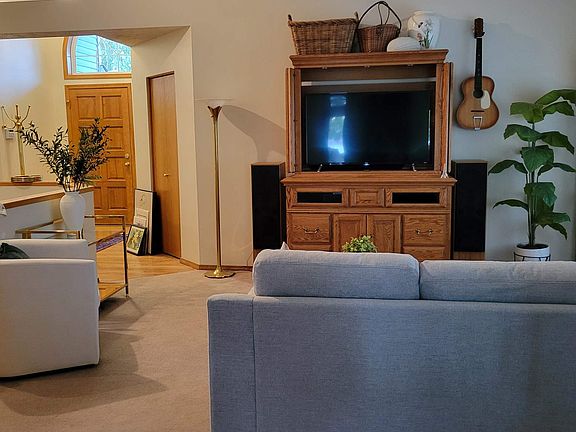 4th image of 2502 E 58th Ln