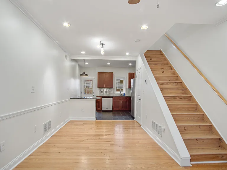 2355 E Harold St — Photo 10