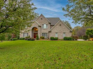 6655 Hillsgate Ct, Newburgh, IN 47630