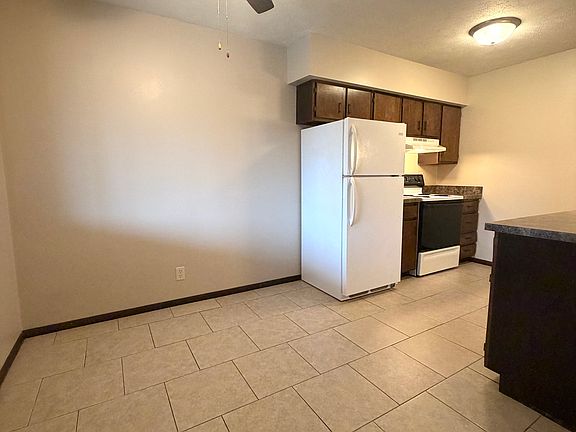 4th image of 1830 Knox St #19