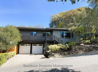 77 Sunny Hill Dr, Petaluma, CA 94952