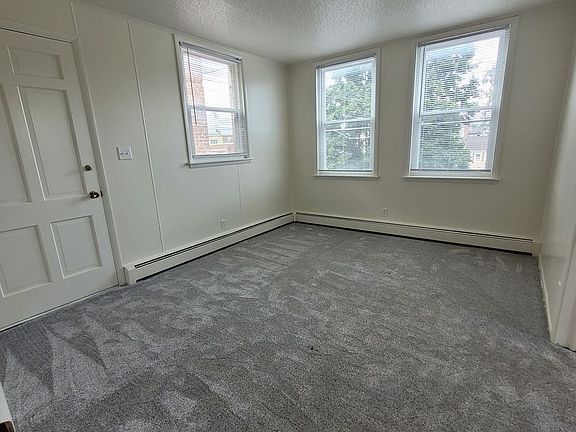 5th image of 40 S Charlotte St