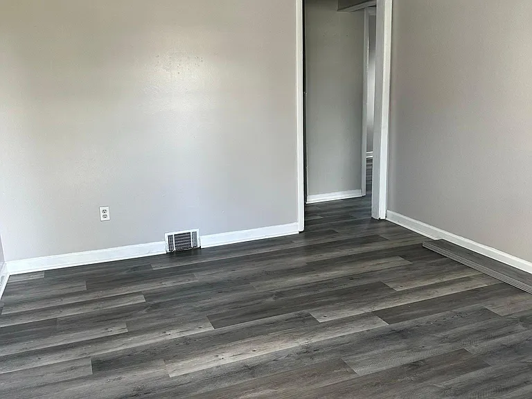 1106 W Church St — Photo 8