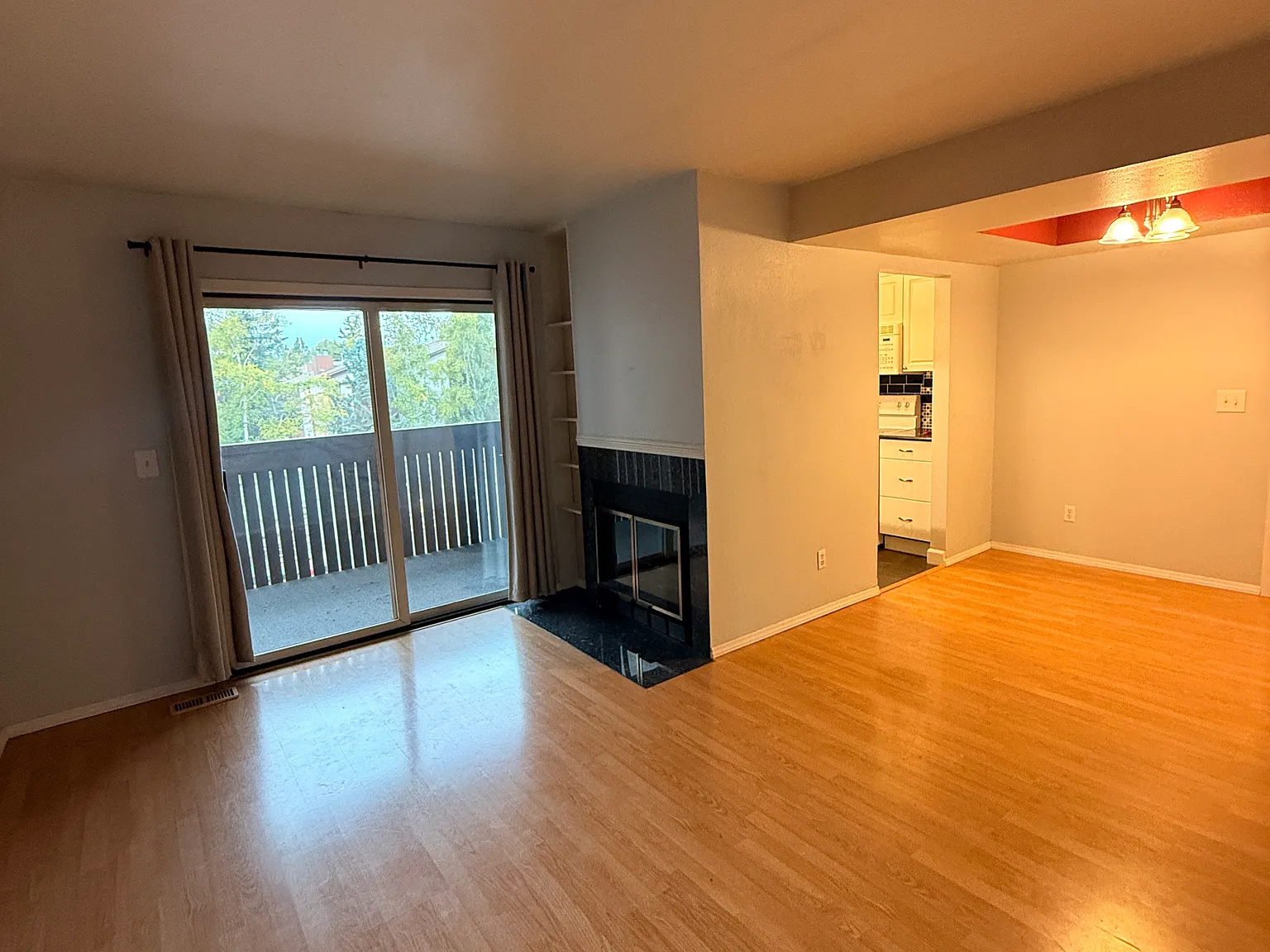 2 bed, 745 sqft, $1,850 — Photo 2
