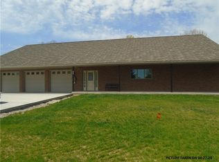 307 N Columbus St, Teutopolis, IL 62467