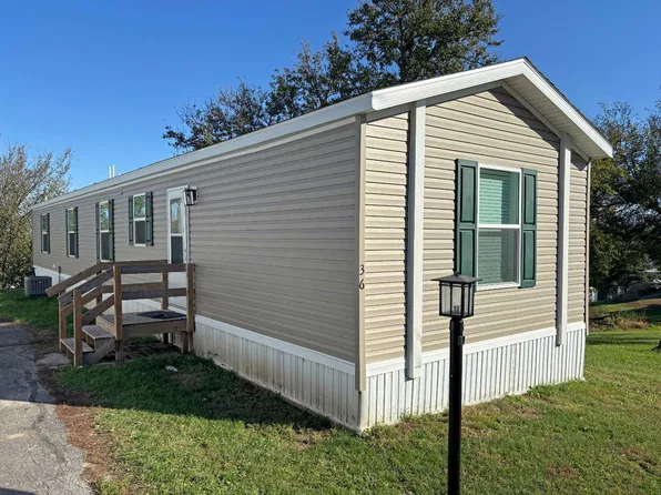 613 Polk St #36, De Soto, IA 50069