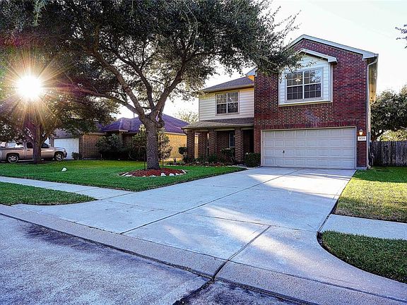 2nd image of 8009 Fallen Oak Ln