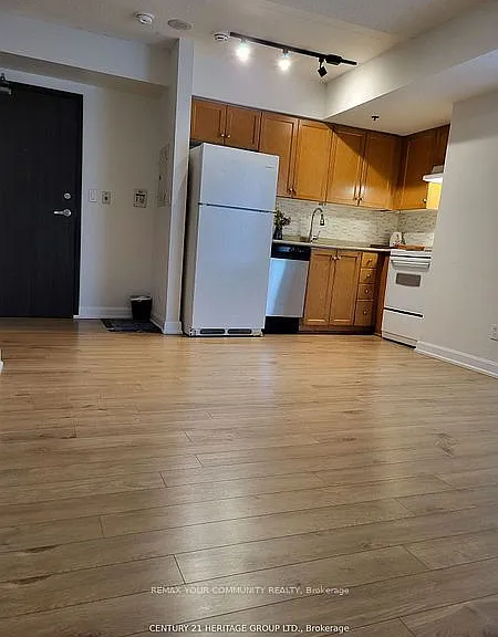 210 Victoria St #608 — Photo 3