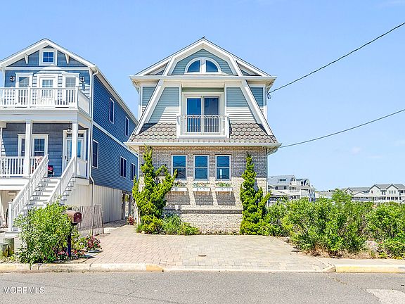 3rd image of 71 2nd Avenue