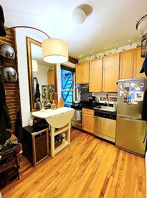 Rented by LJ Sloane Management | media 14