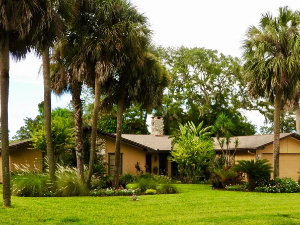 933 Village Dr, Ormond Beach, FL 32174