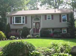 35 Colvintown Rd, Coventry, RI 02816