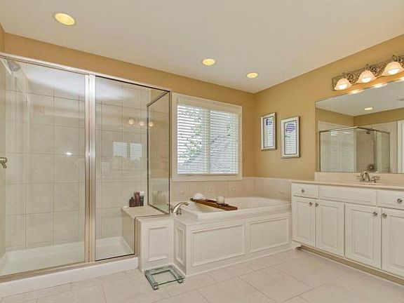 2nd image of 6868 Ballantrae Pl