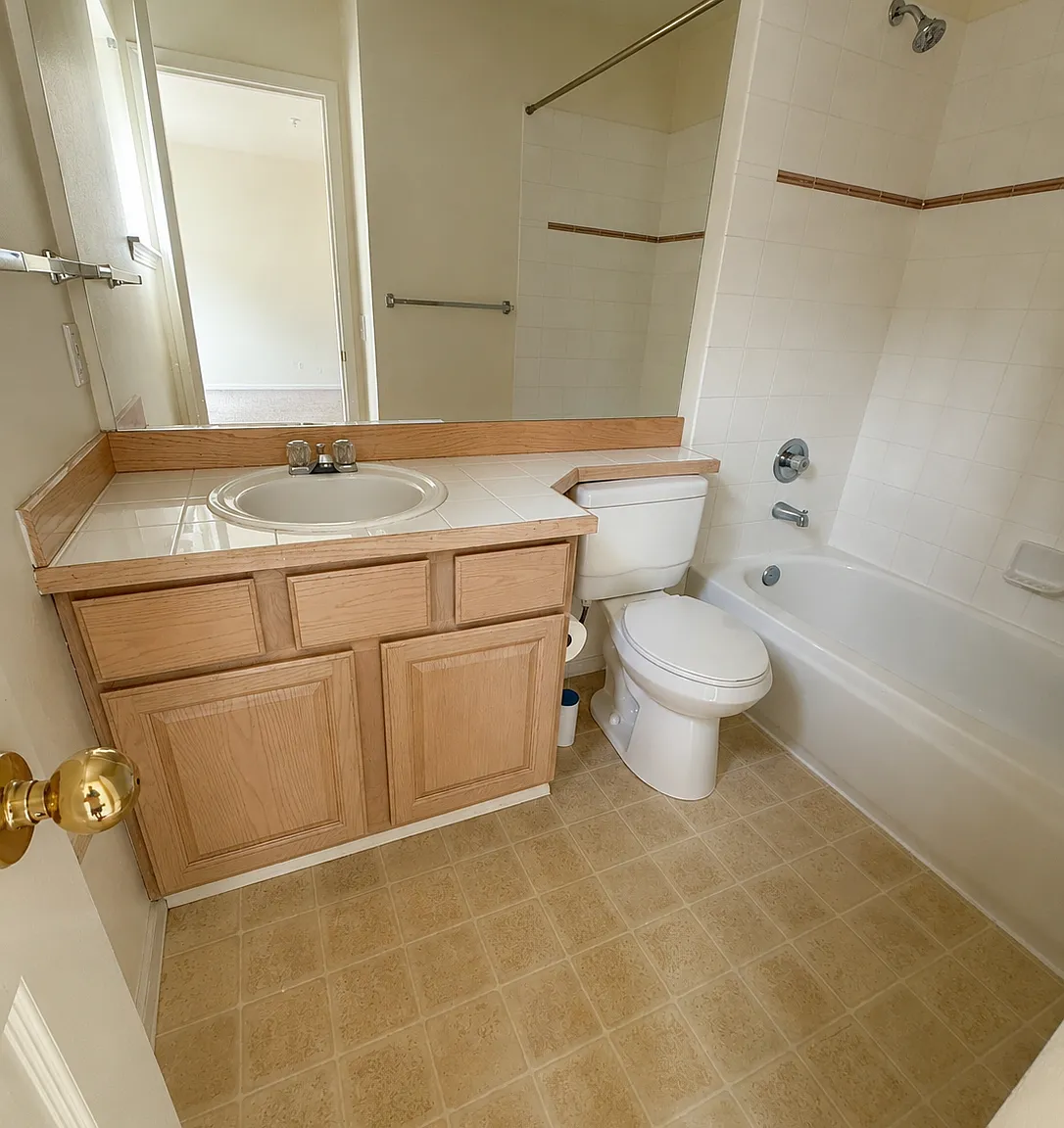 2 bed, 2.5 bath, 1258 sqft, $1,750 — Photo 4