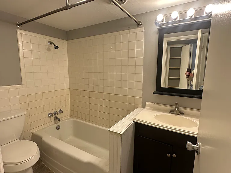 312 Moundale Ct — Photo 8