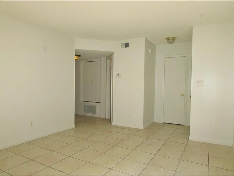 718 N Fairfield Dr — Photo 8