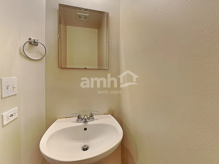 560 S Annandale Dr — Photo 6